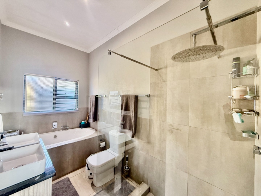 3 Bedroom Property for Sale in Melodie North West